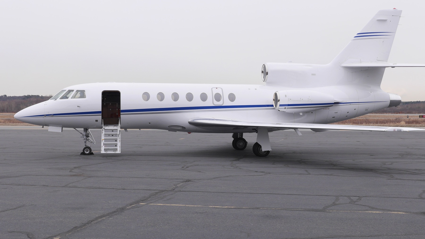 Dassault Falcon 50